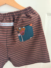 Load image into Gallery viewer, Shorts dark stripes
